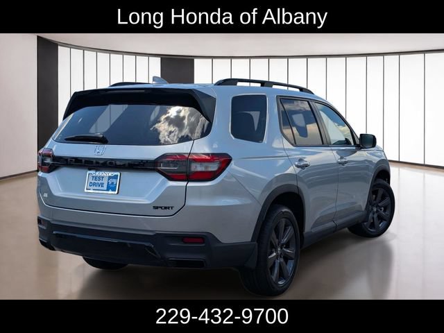 New 2026 Honda Pilot Sport image 5