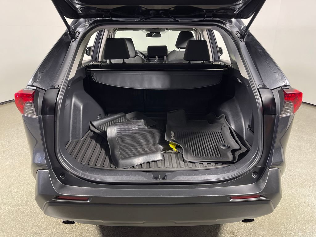 Certified 2021 Toyota RAV4 XLE FWD image 10
