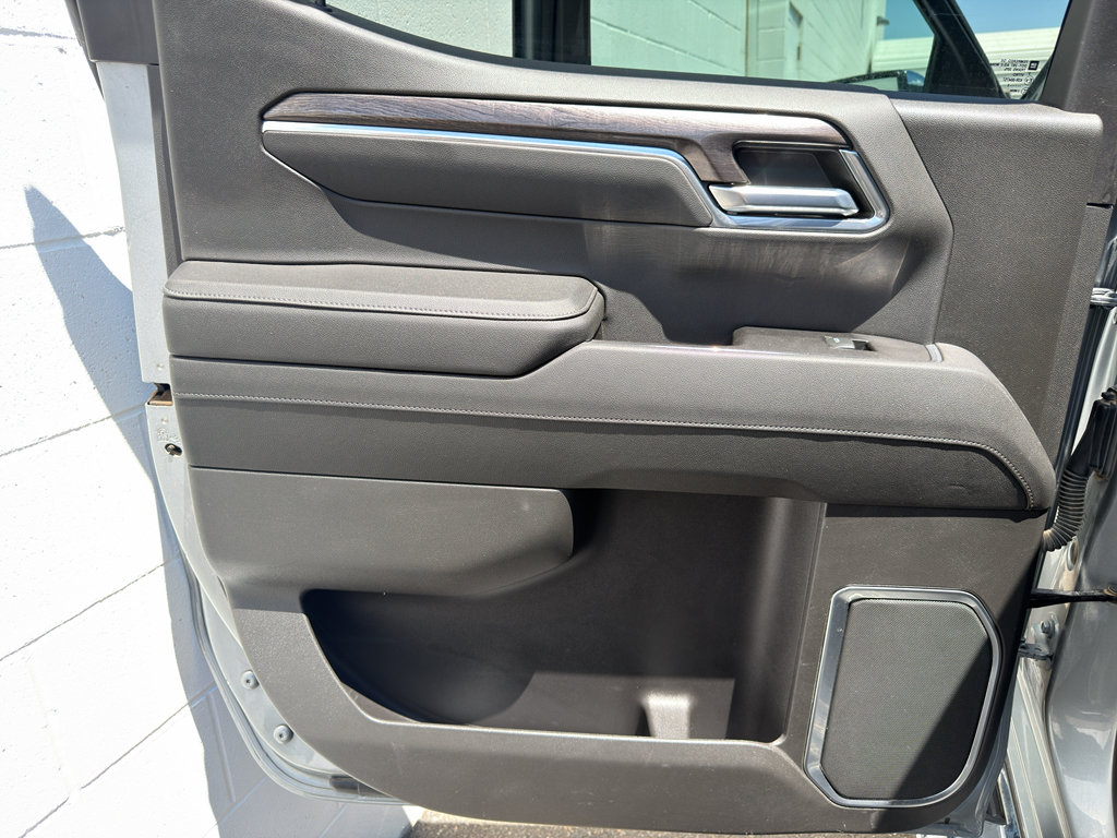 Used 2023 Chevrolet Silverado 1500 LTZ AWD/4WD image 30