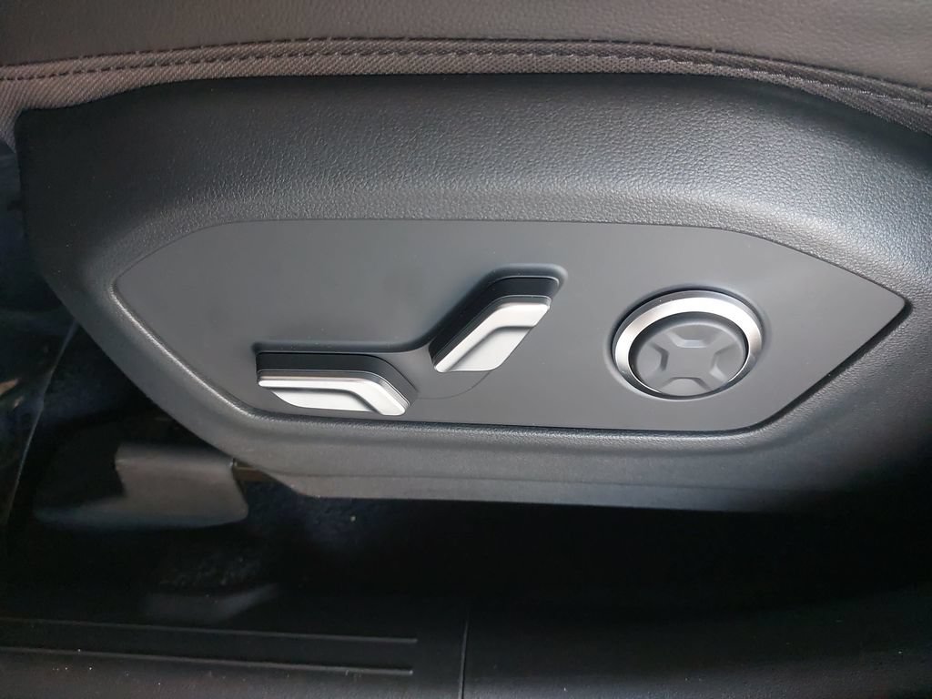 New 2026 Hyundai Santa Fe Limited FWD image 30