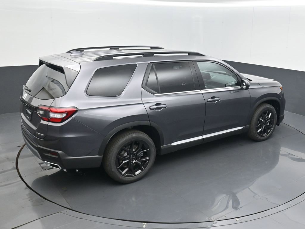 New 2025 Honda Pilot Touring image 21