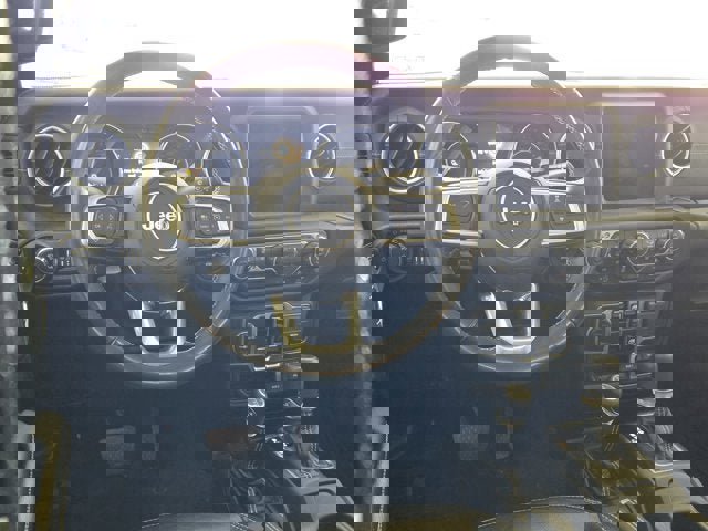 Used 2020 Jeep Gladiator Overland image 16