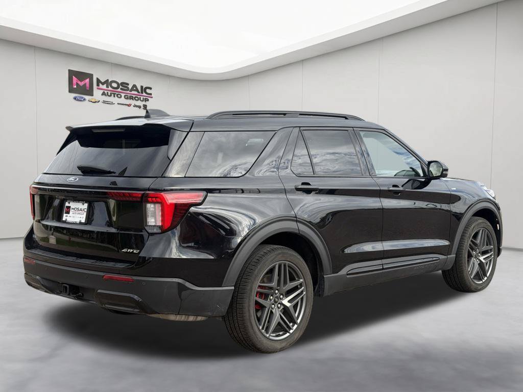 New 2026 Ford Explorer ST-Line w/ ST-Line Street Pack AWD/4WD image 8