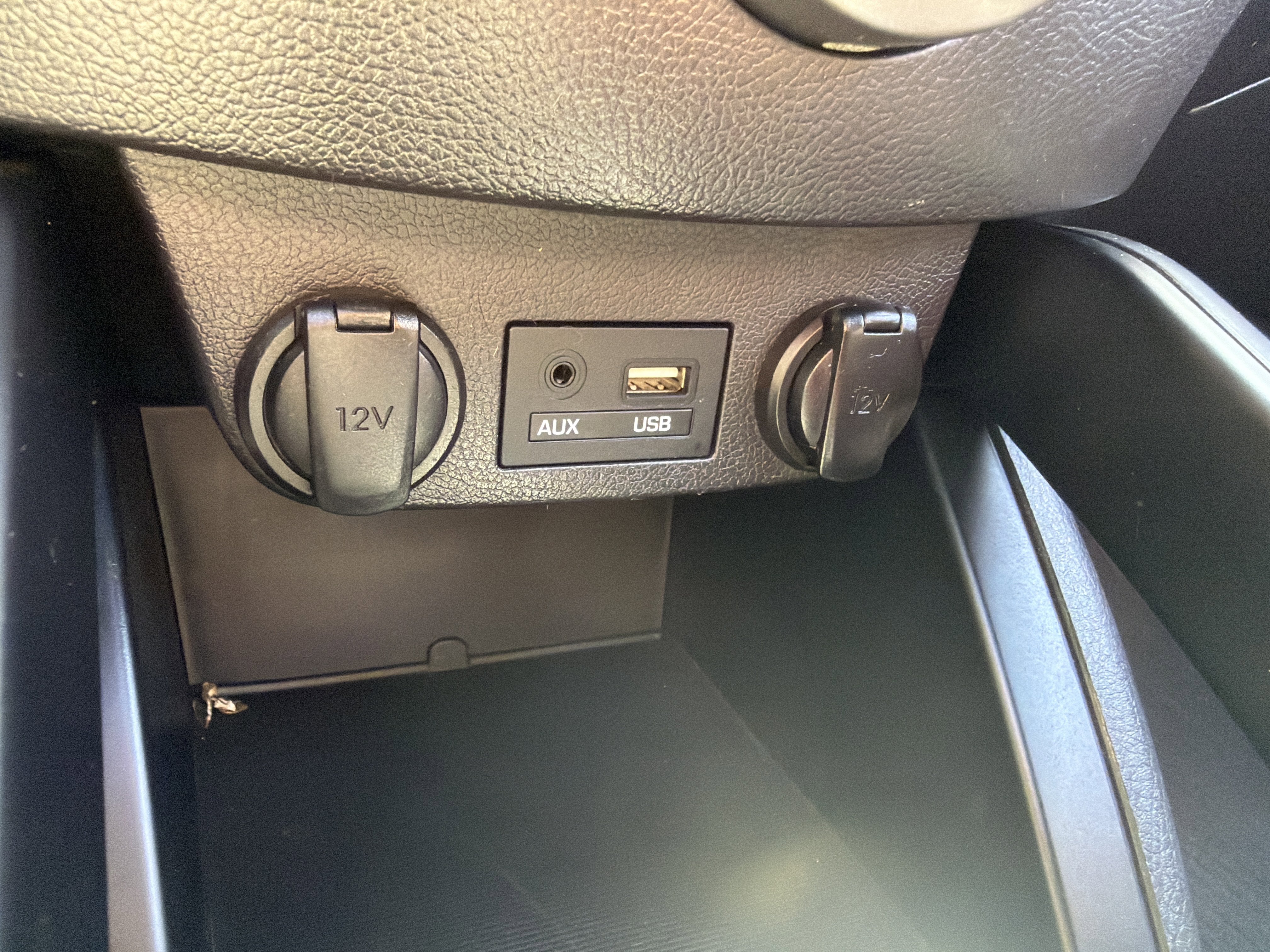 Used 2017 Hyundai Veloster Value Edition FWD image 39