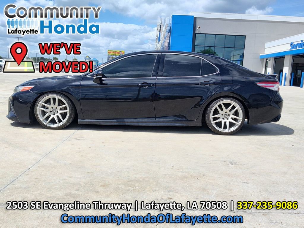 Used 2020 Toyota Camry XSE FWD image 4