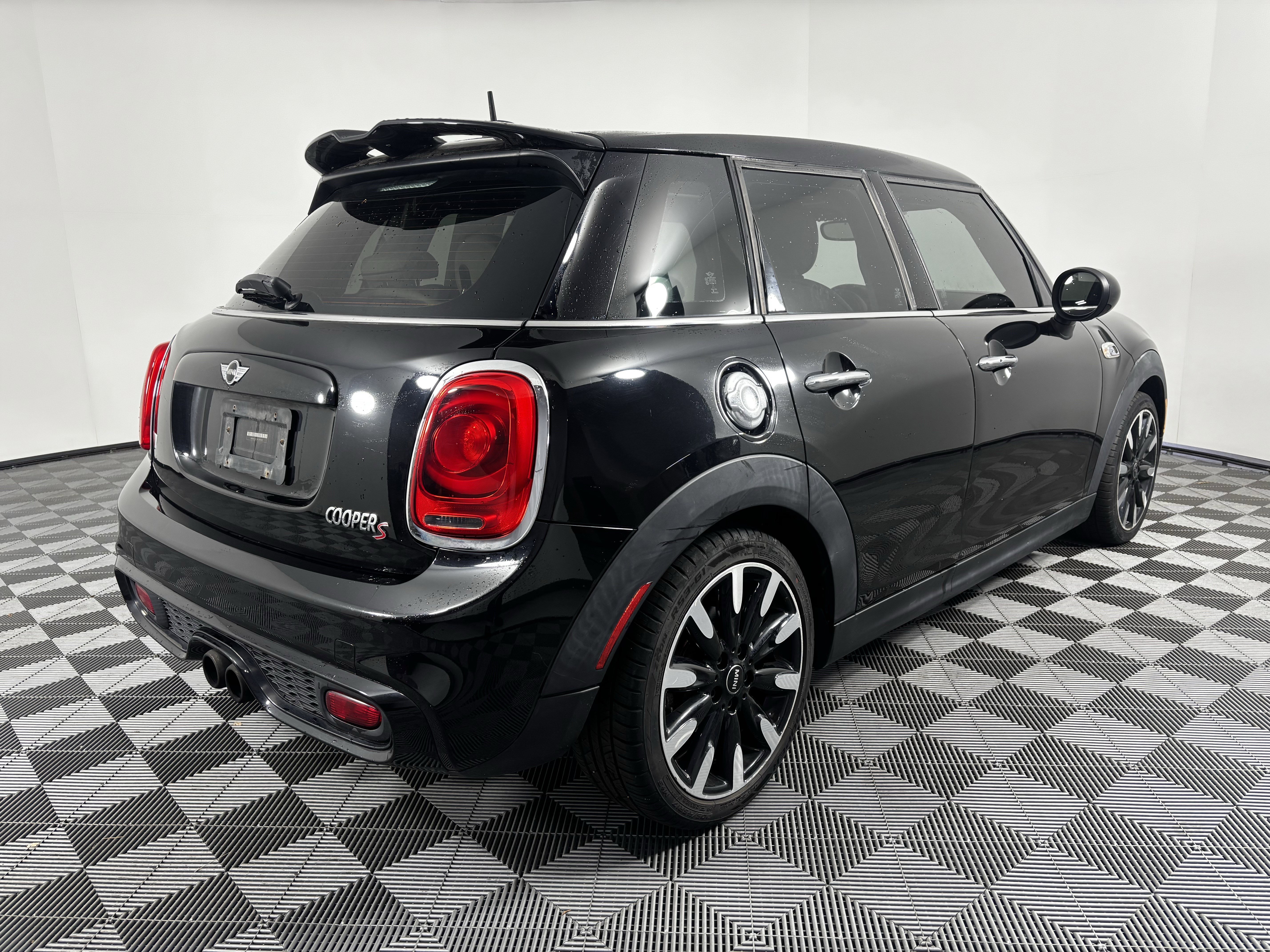Used 2016 MINI Cooper S image 12