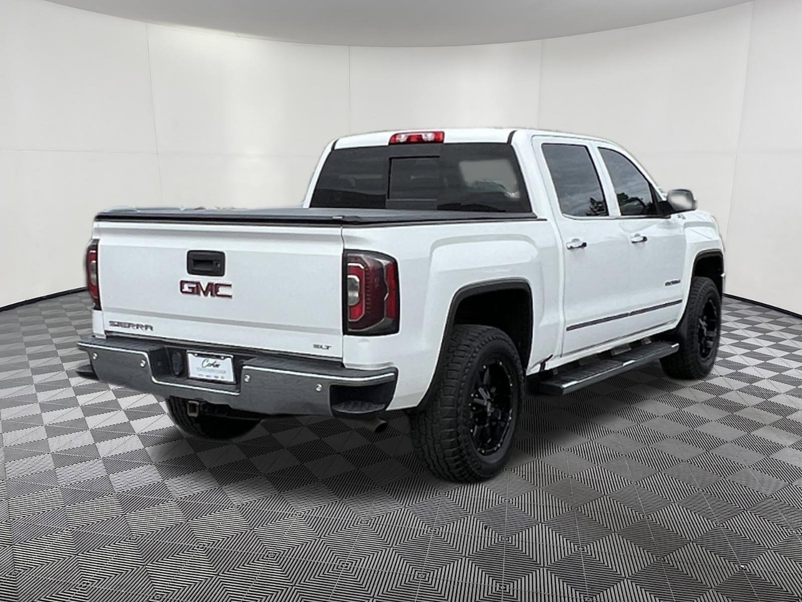 Used 2017 GMC Sierra 1500 SLT w/ SLT Preferred Package AWD/4WD image 6