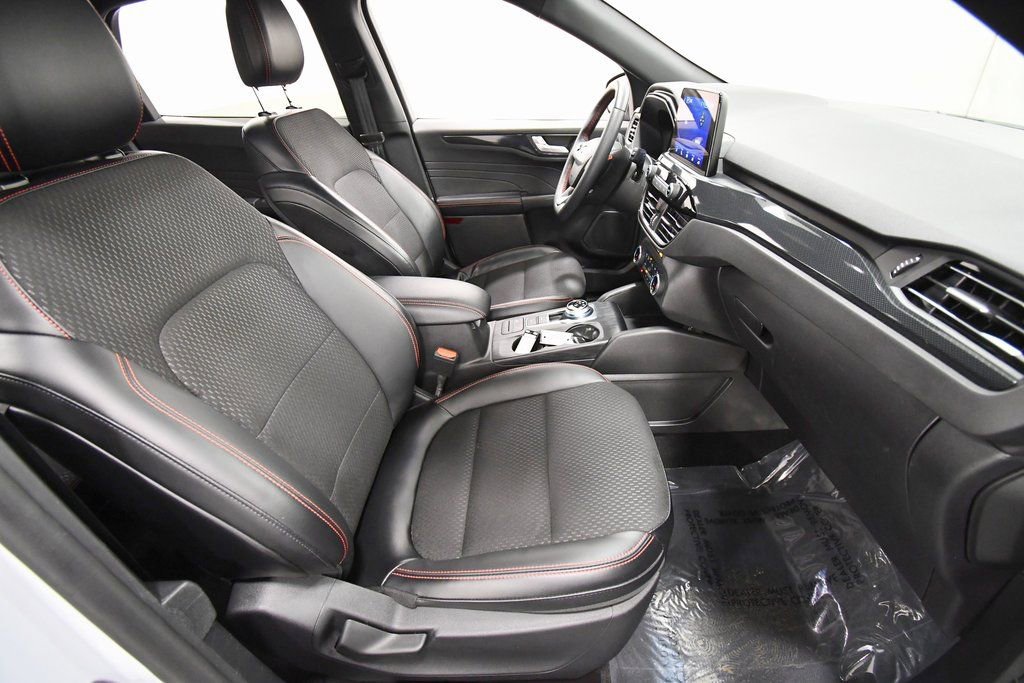 Used 2025 Ford Escape ST-Line Select image 18
