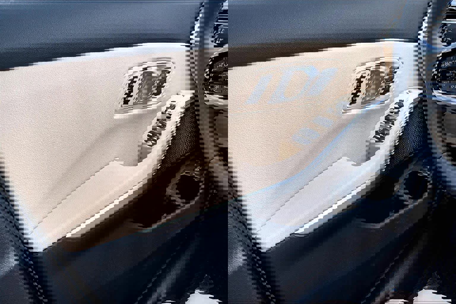 Used 2025 BMW 330i Sedan w/ Convenience Package image 13