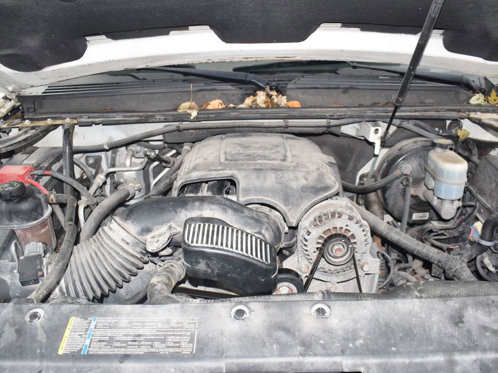 Used 2010 Chevrolet Suburban LTZ image 11