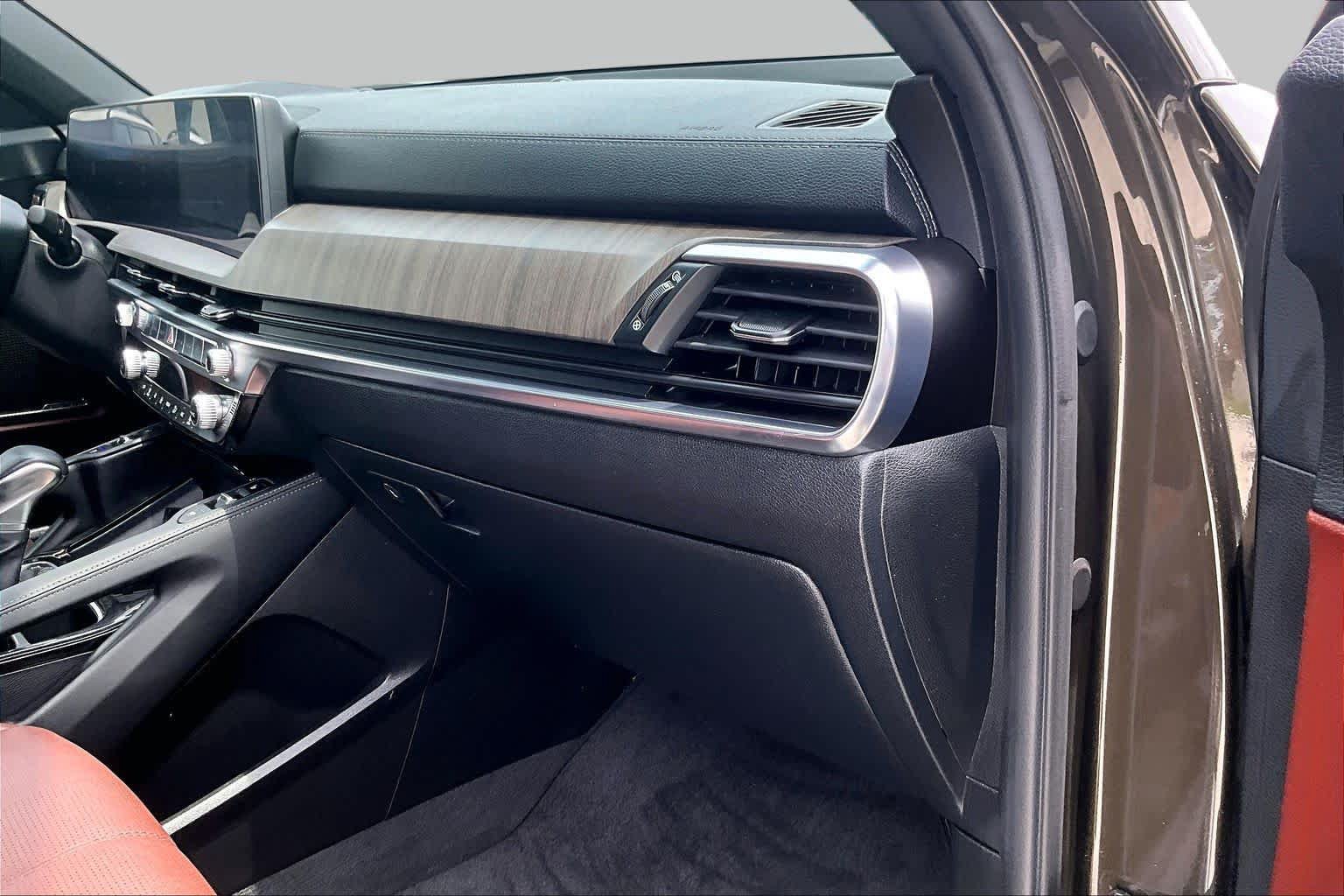 Used 2024 Kia Telluride SX FWD image 17