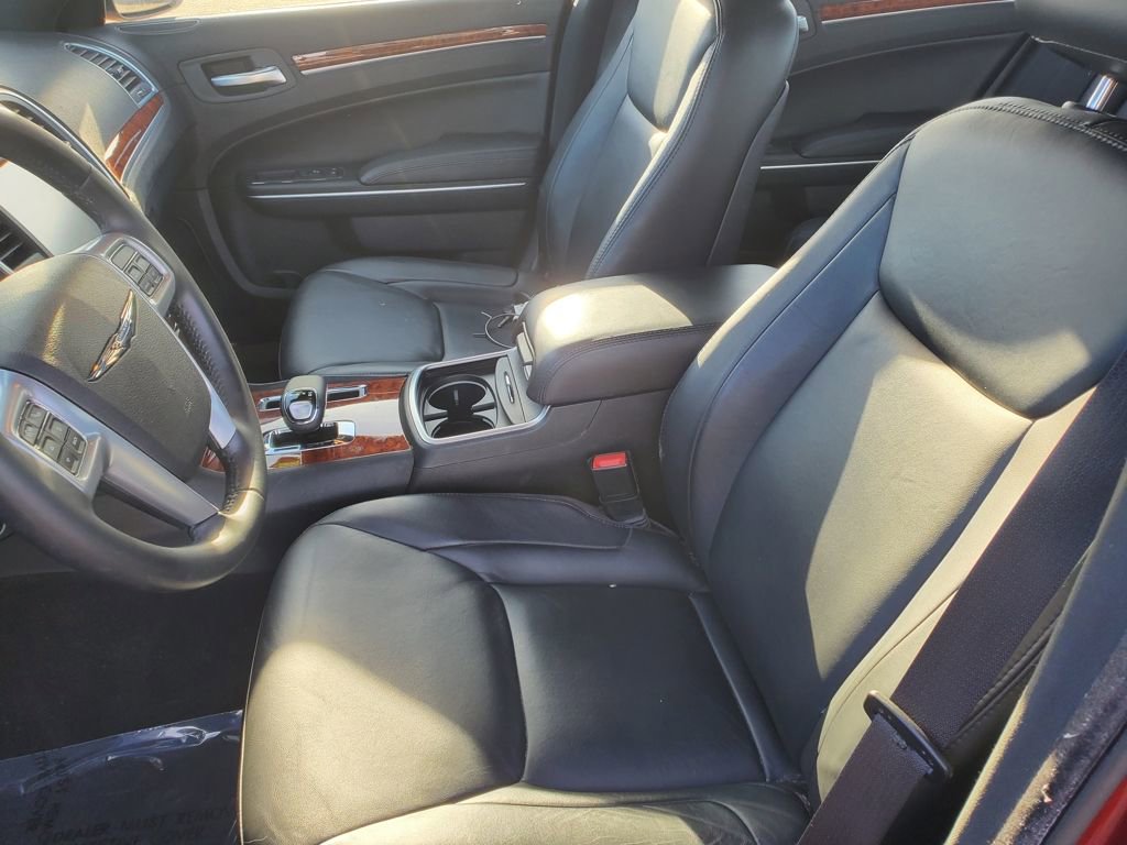 Used 2014 Chrysler 300 w/ Driver Convenience Group image 12
