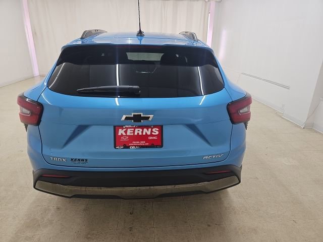 Used 2025 Chevrolet Trax ACTIV w/ Sunroof Package image 14