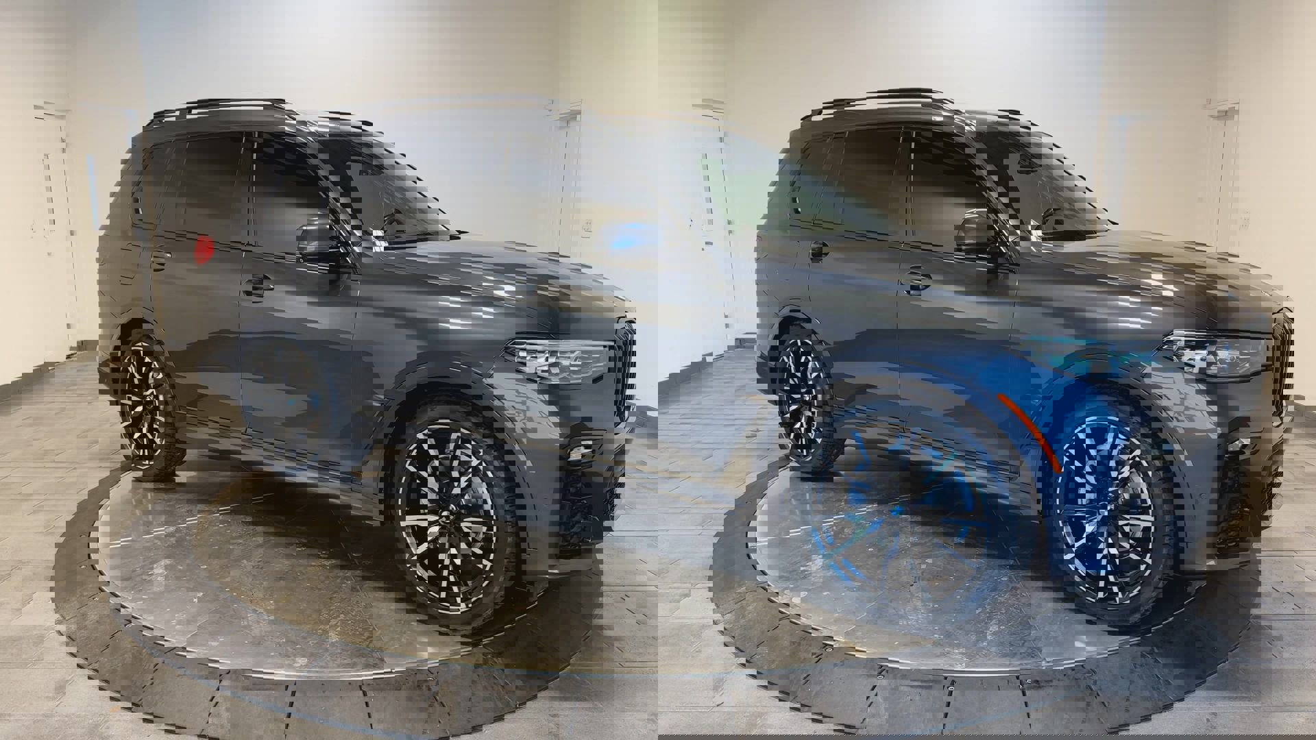 Used 2021 BMW X7 xDrive40i w/ M Sport Package image 2