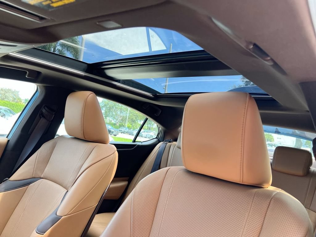 Used 2019 Lexus ES 350 w/ Accessory Package 2 FWD image 19