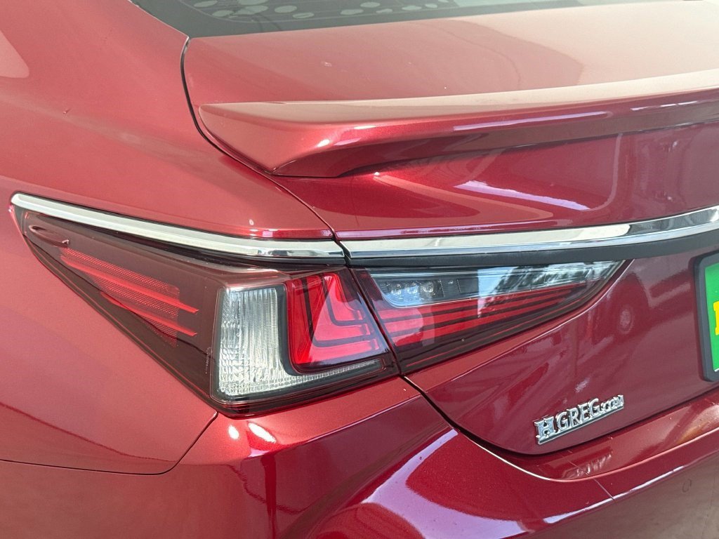 Used 2020 Lexus ES 300h w/ Premium Package FWD image 35