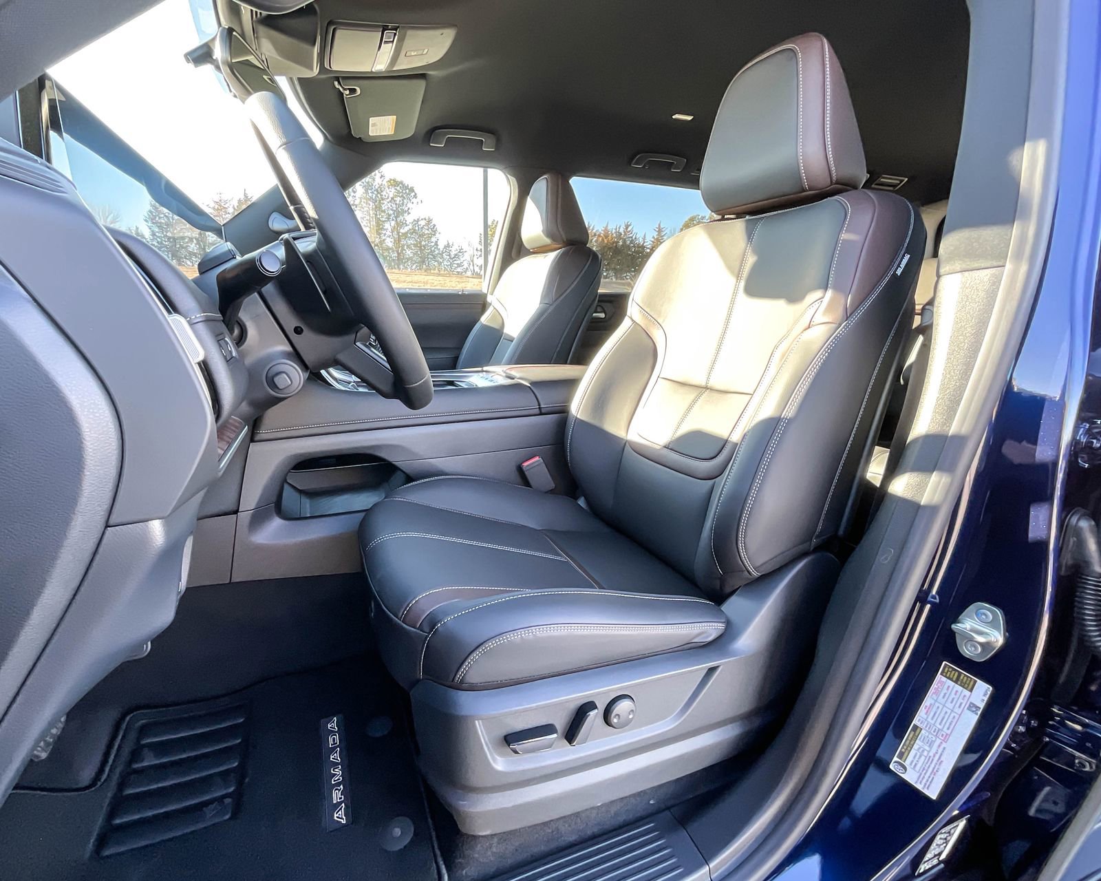 New 2025 Nissan Armada SL w/ Captain's Chari Seat Package image 10