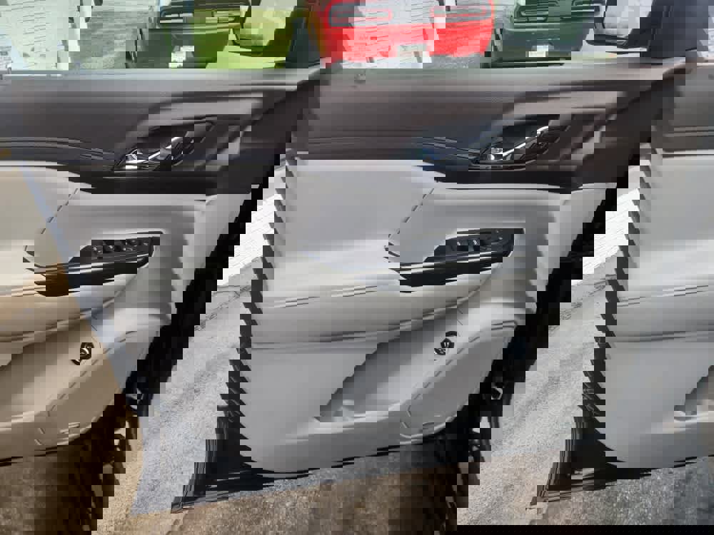 Used 2023 GMC Acadia SLT image 24