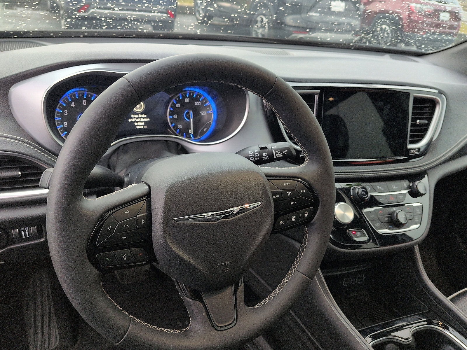 Used 2025 Chrysler Pacifica Limited image 9