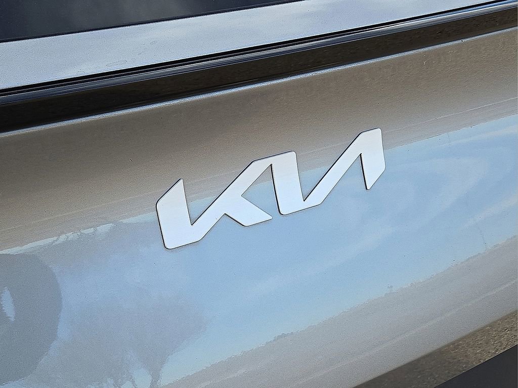 Used 2024 Kia Sportage LX image 12