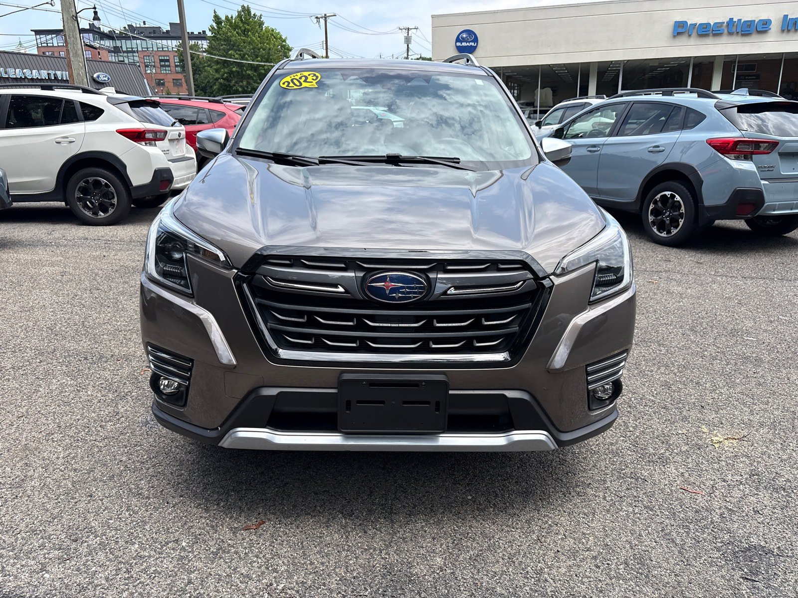 Used 2023 Subaru Forester Touring AWD/4WD image 2