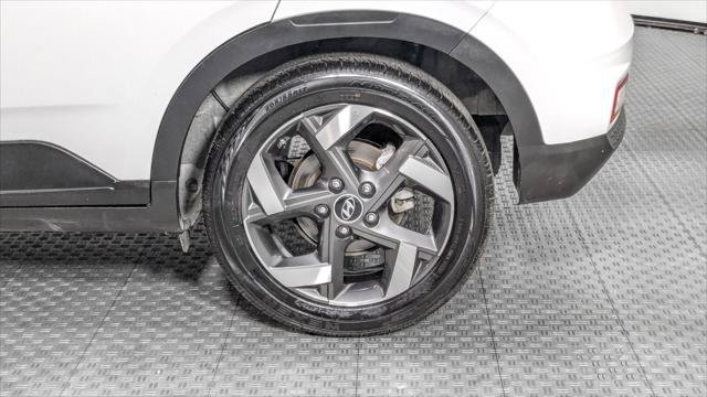 Used 2025 Hyundai Venue SEL FWD image 35
