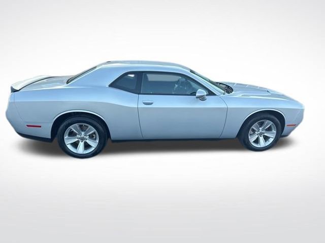 Used 2023 Dodge Challenger SXT image 6