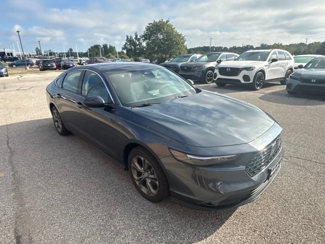 Used 2024 Honda Accord EX image 2