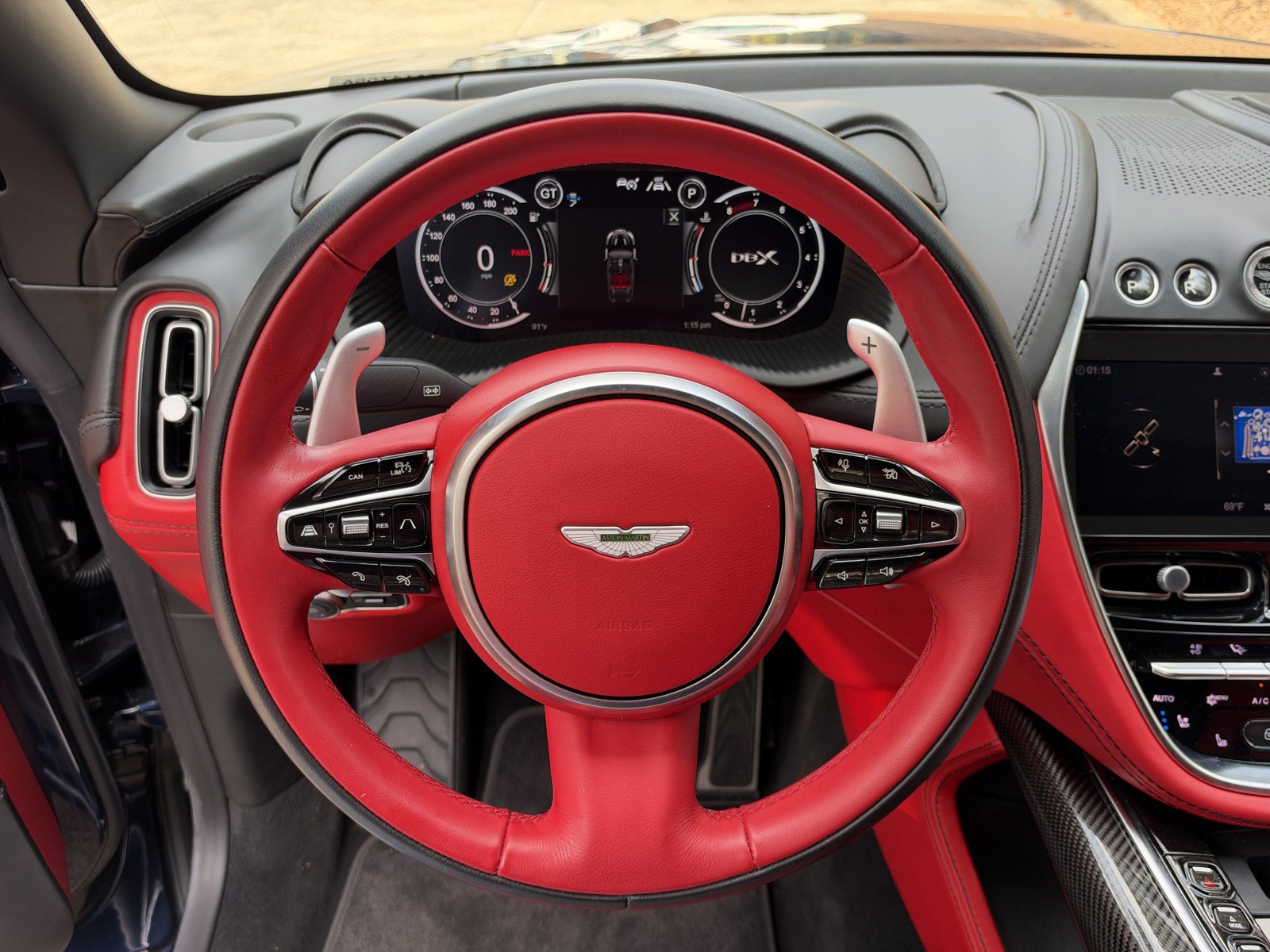Used 2021 Aston Martin DBX AWD/4WD image 11