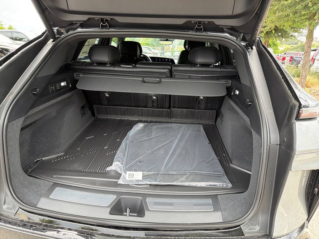 New 2026 Cadillac Lyriq Signature Sport w/ LPO, Floor Liner Package RWD image 40