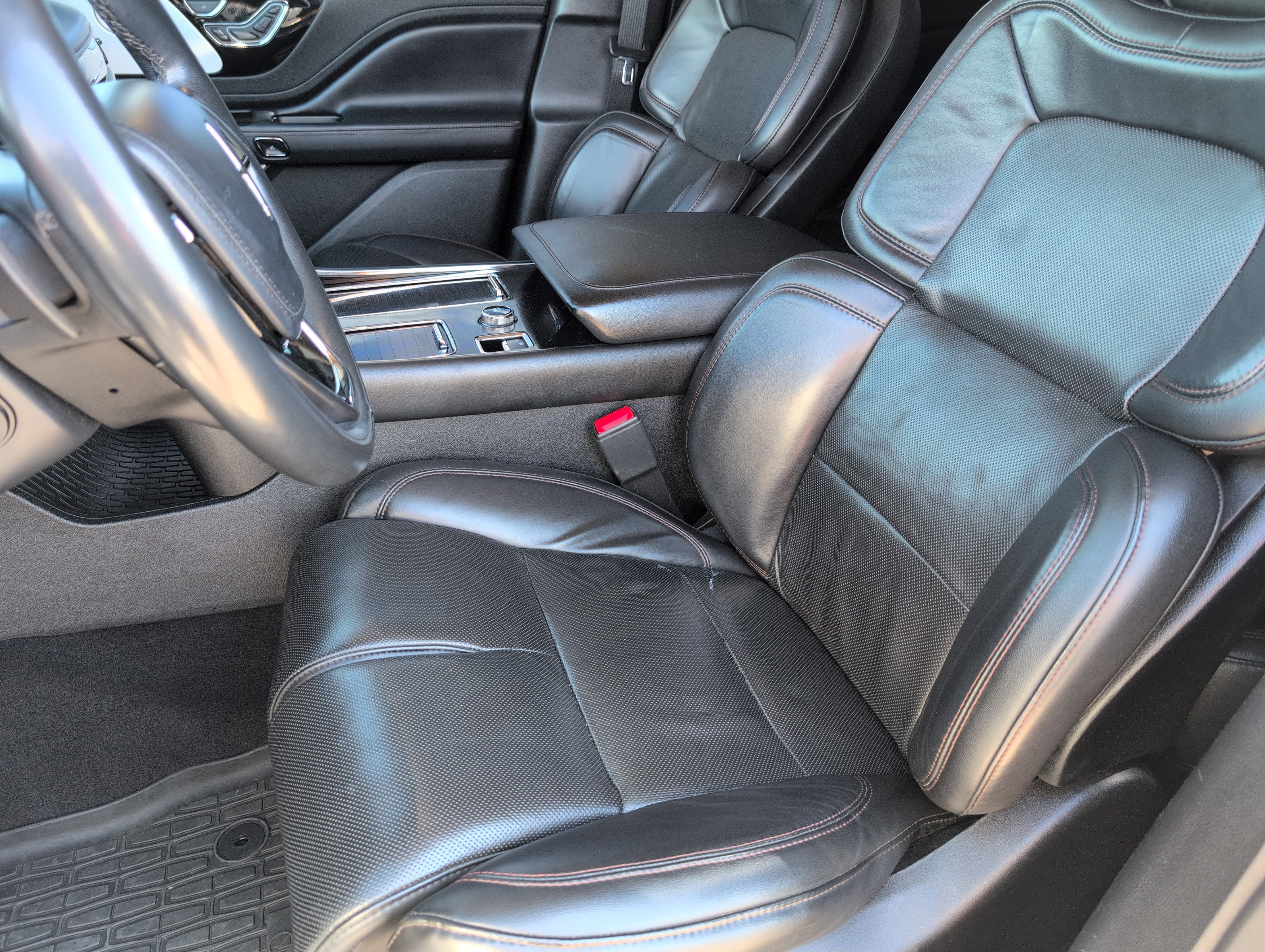 Used 2023 Lincoln Aviator Reserve w/ Equipment Group 201A image 10