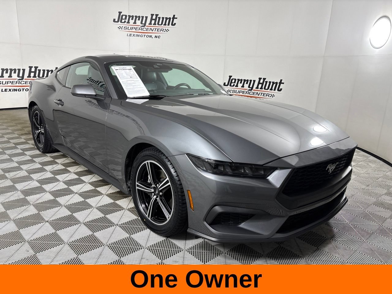 Used 2025 Ford Mustang Premium RWD image 4