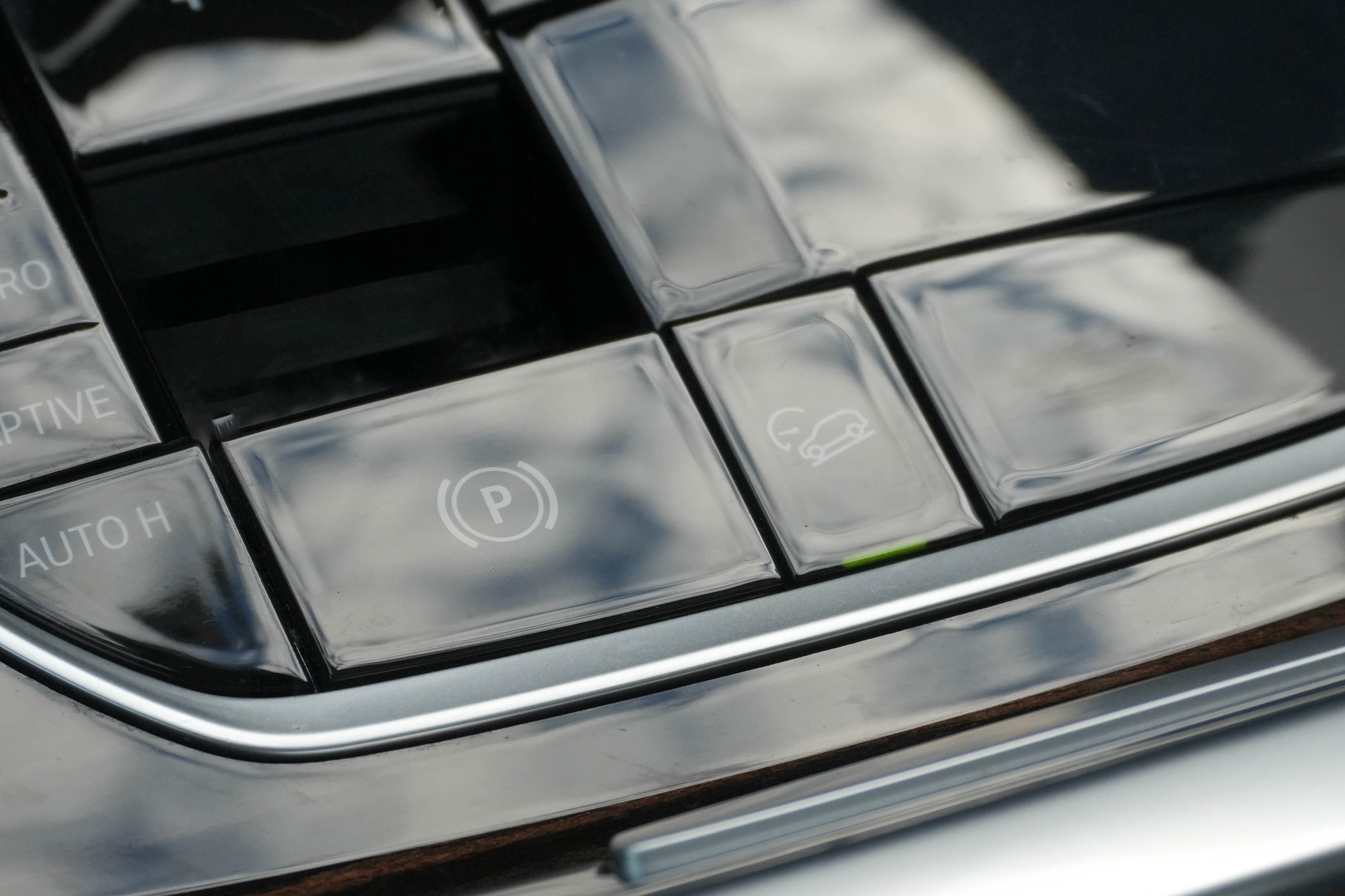 Used 2020 BMW X5 xDrive40i w/ Executive Package image 32