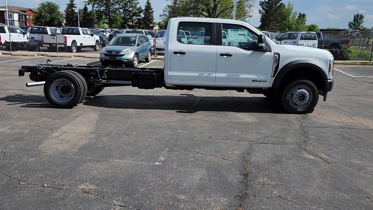 New 2025 Ford F550 4x4 Crew Cab image 13