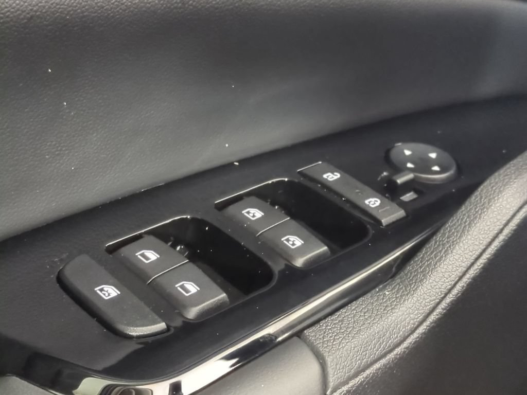 Used 2025 Kia Sportage EX FWD image 30