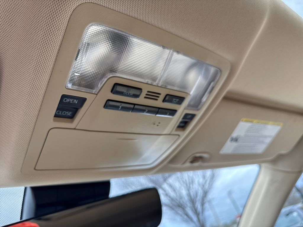 Used 2019 Toyota Highlander XLE image 38