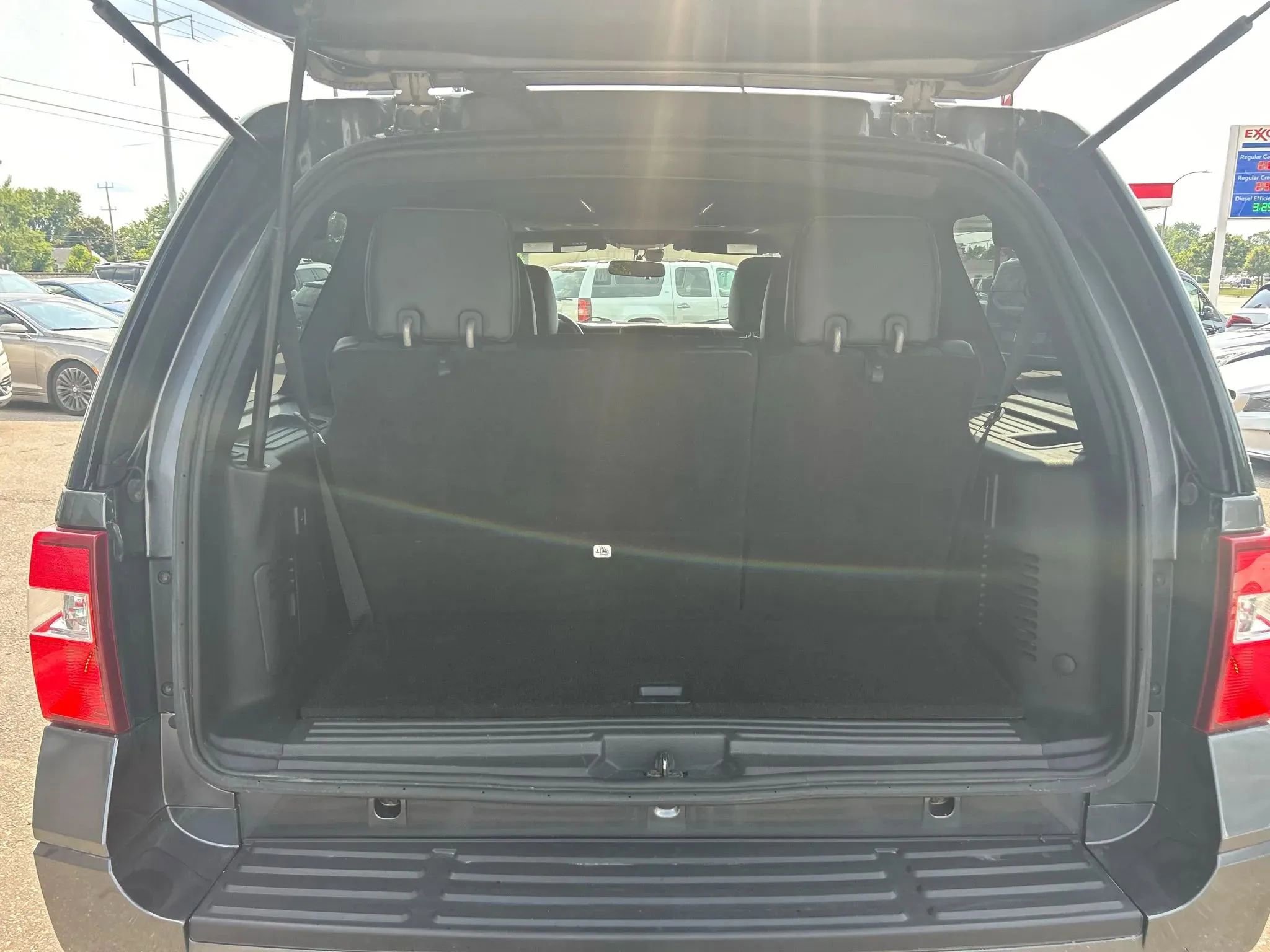 Used 2017 Ford Expedition Limited w/ Equipment Group 301A image 25