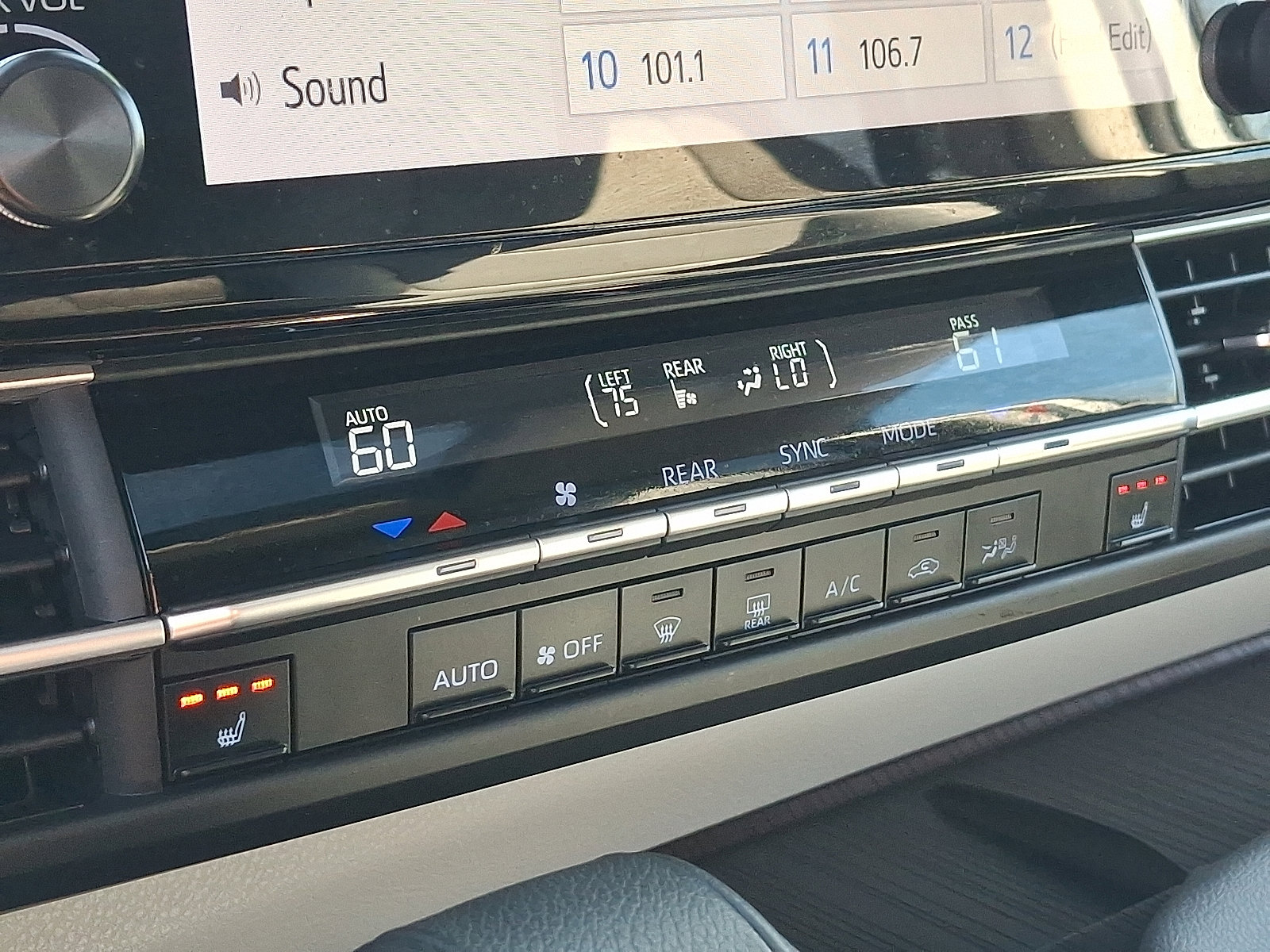 Certified 2024 Toyota Sienna XLE image 17