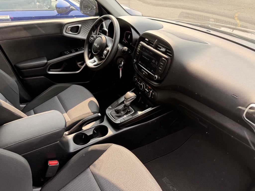 Used 2023 Kia Soul LX FWD image 18