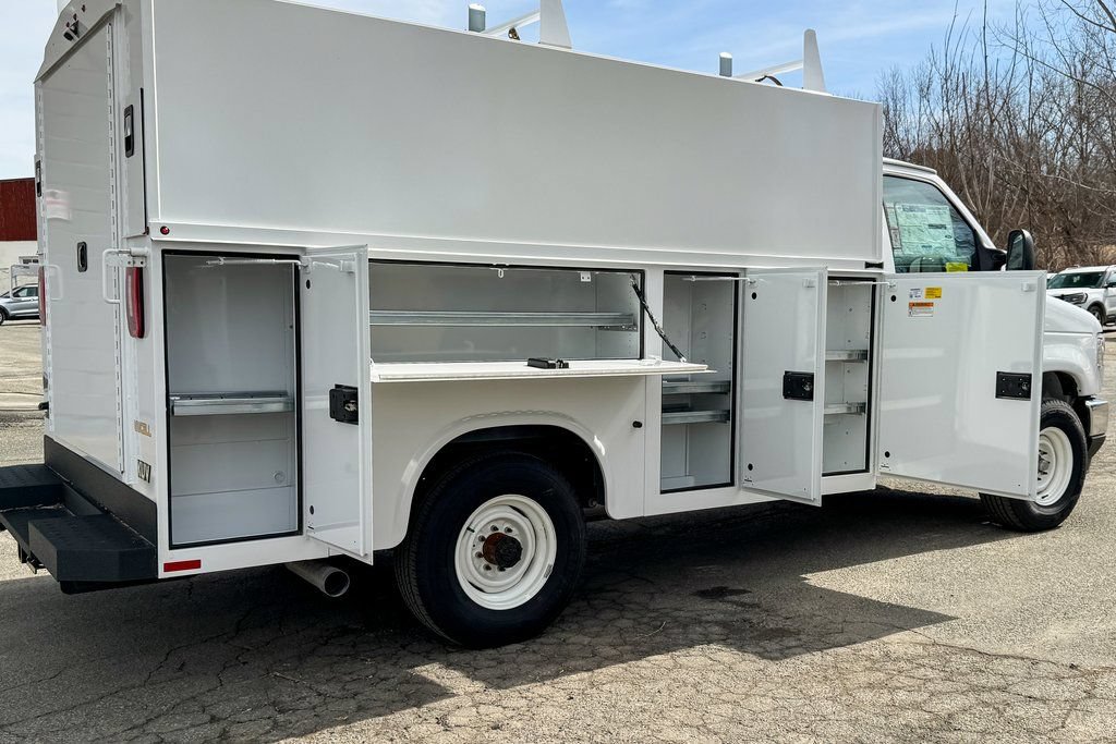 New 2025 Ford E-350 and Econoline 350 Super Duty w/ Power Equipment Group RWD image 17