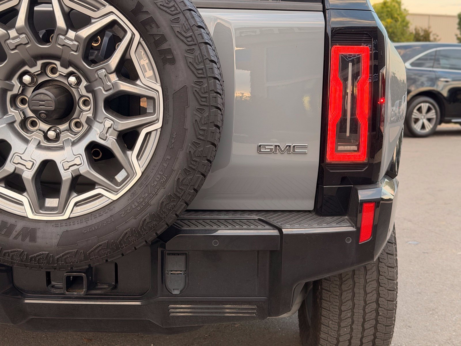 Used 2024 GMC Hummer EV 3X AWD/4WD image 14