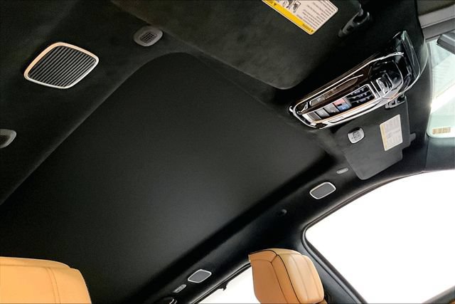 Used 2025 Jeep Grand Wagoneer L Series III w/ Rear-Seat Entertainment Group AWD/4WD image 19