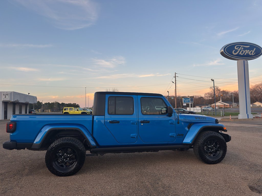 Used 2023 Jeep Gladiator Willys image 6