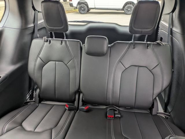 New 2026 Chrysler Pacifica Select w/ S Appearance Package image 22