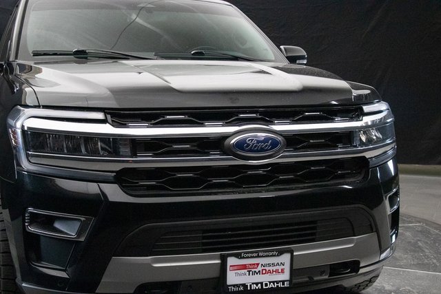 Used 2022 Ford Expedition Limited image 3