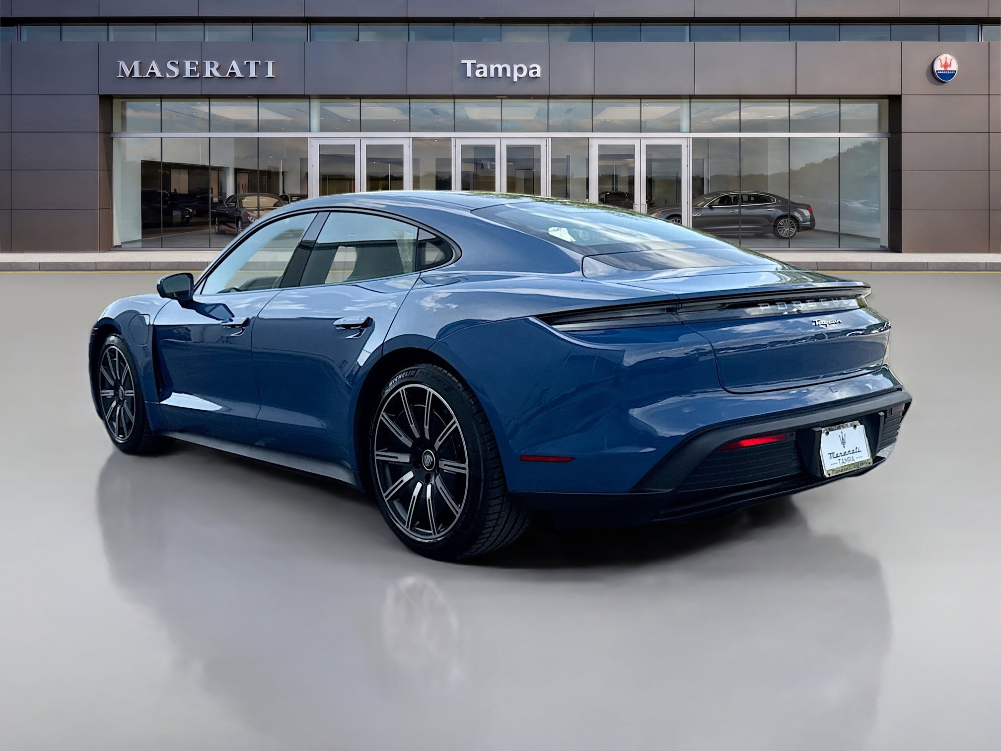 Used 2022 Porsche Taycan RWD image 5