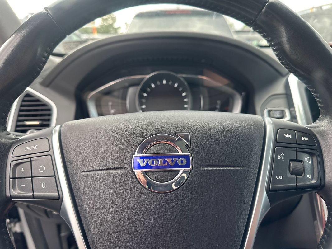 Used 2017 Volvo XC60 T6 Dynamic w/ Climate Package AWD/4WD image 13