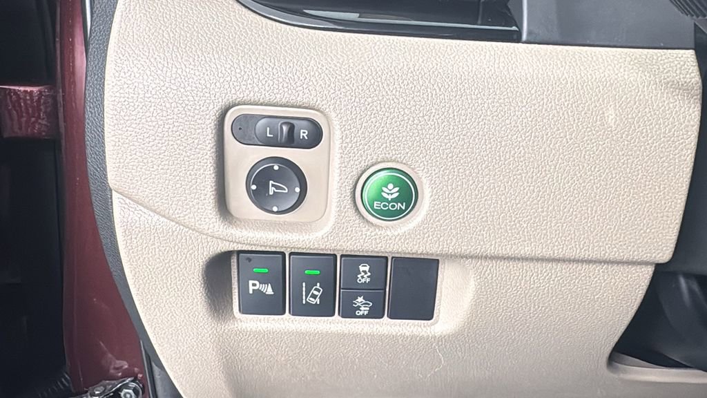 Used 2016 Honda Pilot Touring image 37