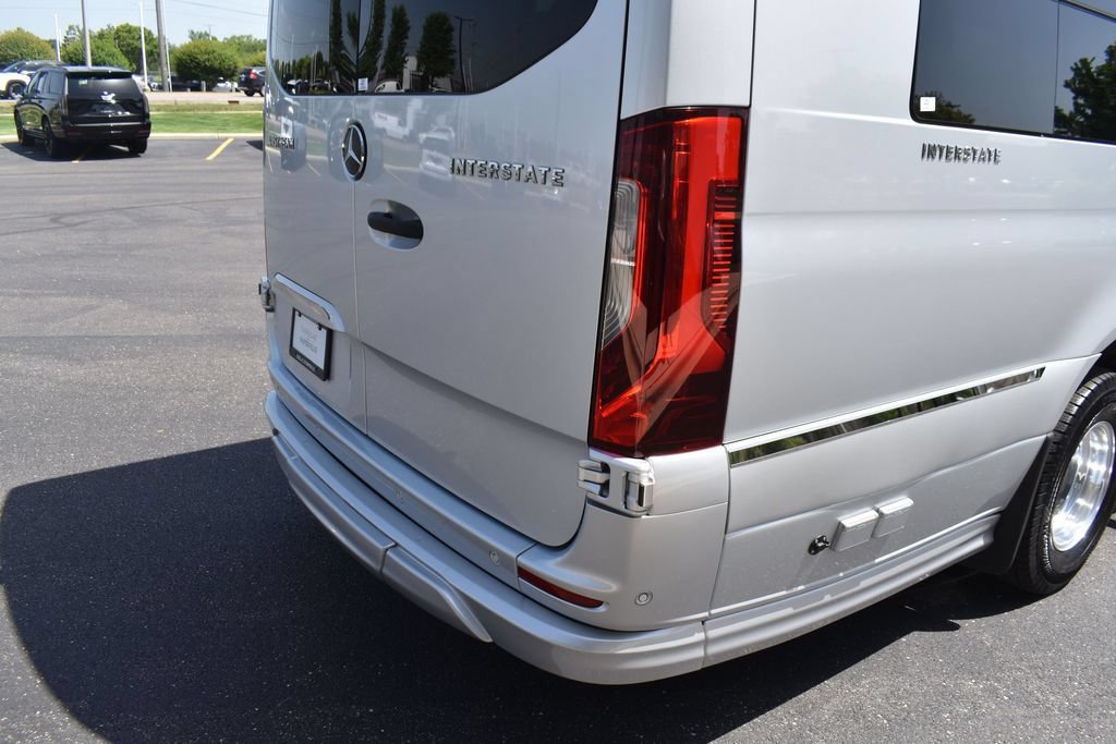 Used 2022 Mercedes-Benz Sprinter 3500 image 11