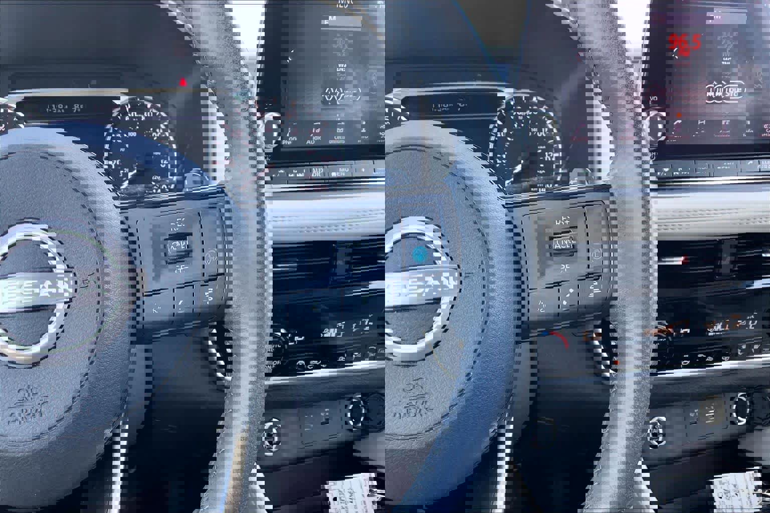 Used 2023 Nissan Rogue SL FWD image 24